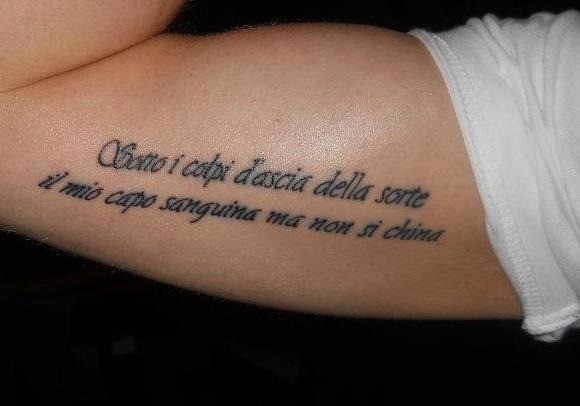 Le frasi per tatuaggi da fare sul braccio brevi ma significative