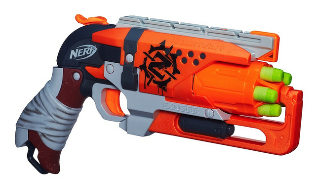Nerf: ecco le armi giocattolo caccia zombie