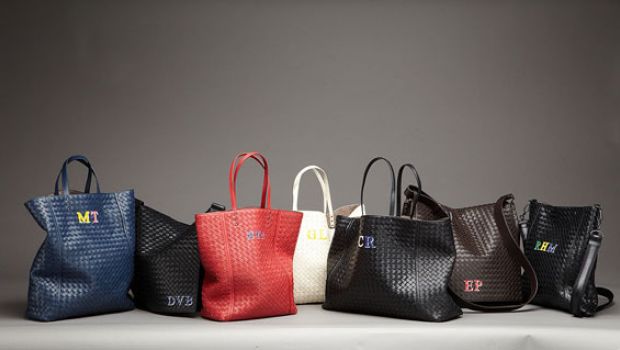 Bottega Veneta Initials: il servizio di personalizzazione delle borse e accessori