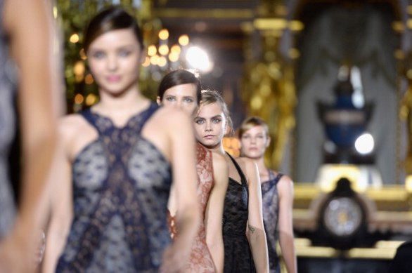 Paris Fashion Week, la donna di Stella McCartney per la primavera estate 2014