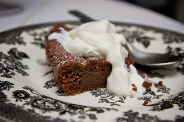 La ricetta della torta golosa al cioccolato da gustare con gli amici