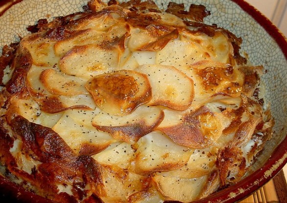 La torta salata di patate con la ricetta semplice