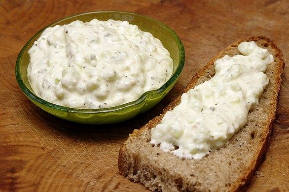 La ricetta dello tzatziki, gustosa salsa allo yogurt