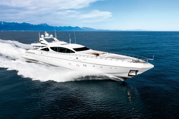 Overmarine Group in Qatar con lo yacht di lusso Mangusta 165