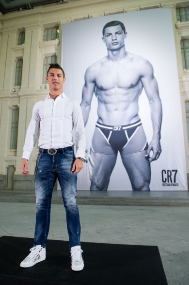 Cristiano Ronaldo CR7 Underwear: il lancio della collezione di intimo a Madrid, le foto e i video