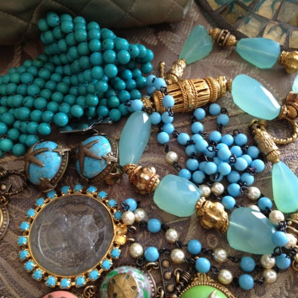 I negozi di bijoux vintage, dove si trovano in Italia