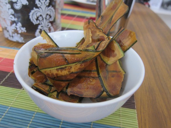 La ricetta veloce delle chips di zucchine, croccanti e leggere