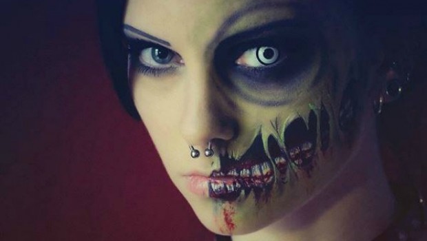 Come fare un trucco per metà faccia per Halloween