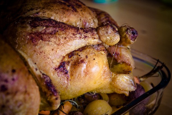 Come fare il pollo arrosto al forno con le patate