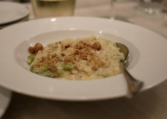 Il risotto con nocciole e castelmagno con la ricetta piemontese