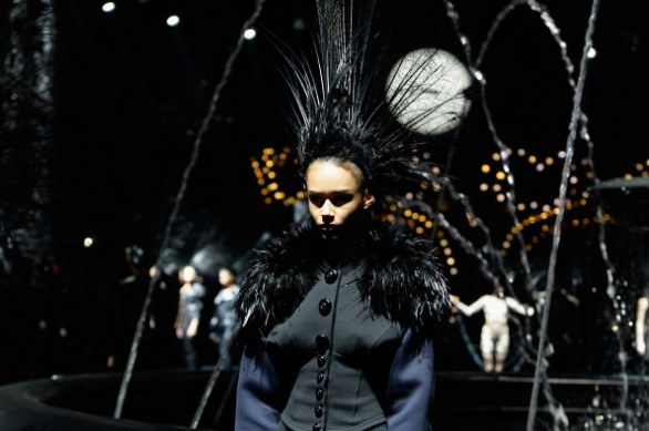 La sfilata di Louis Vuitton al Paris Fashion Week primavera-estate 2014