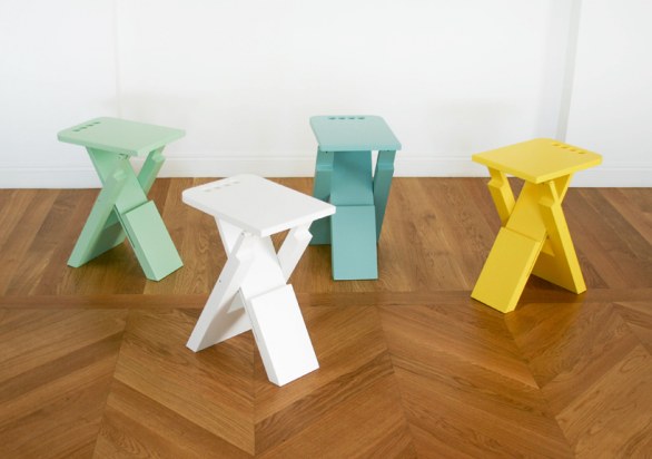 Gli sgabelli di design colorati e pieghevoli di Alessandro Di Prisco