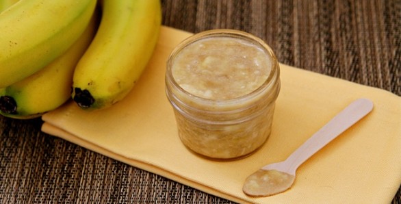 Lo scrub corpo alla banana per pelli secche e sensibili