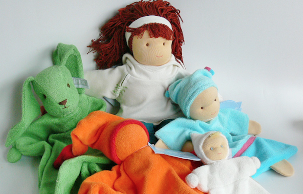Idee regalo Natale: bambole e pupazzi solidali di Trame di Storie
