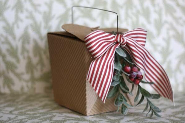 Lavoretti Natale: pacchi regalo decorazioni e chiudipacco fai da te