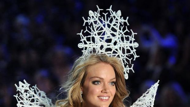 Victoria&#8217;s Secret Fashion Show 2013: Swarovski fa scintillare la passerella, i fiocchi di neve in 3D