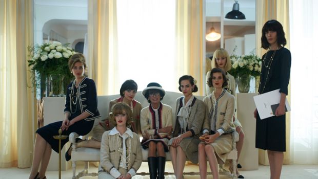 Chanel The Return Karl Lagerfeld: il primo video teaser con Rupert Everett e Geraldine Chaplin