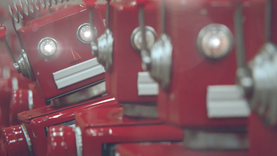 I robot vintage: i giocattoli di latta in un video di Big Lazy Robot