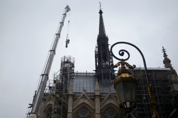 La Sainte Chapelle di Parigi ritrova il suo arcangelo