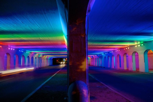 Il tunnel illuminato con LED colorati in Alabama da Bill FitzGibbons