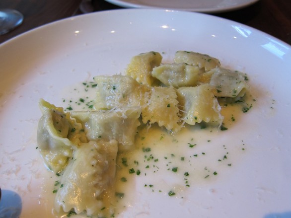 Come fare gli agnolotti del plin piemontesi per il pranzo di Natale