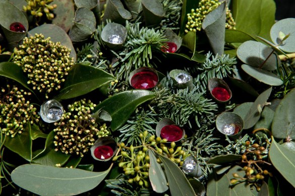 La ghirlanda di Natale più costosa al mondo ha 40 diamanti e rubini