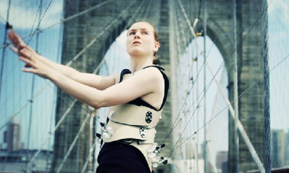 Il progetto Human Harp trasforma il ponte di Brooklyn in uno strumento musicale