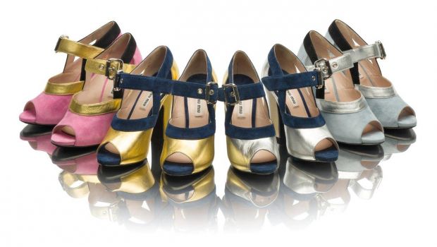 Miu Miu, le scarpe autunno inverno 2013 2014: la derby e i sandali lamè, i must have