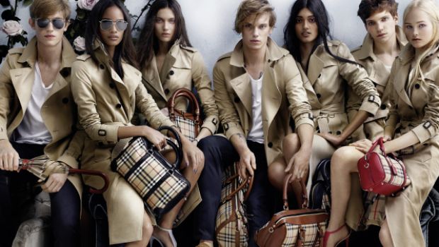 Burberry, la campagna pubblicitaria primavera estate 2014 con Jamie Campbell Bower, foto e video