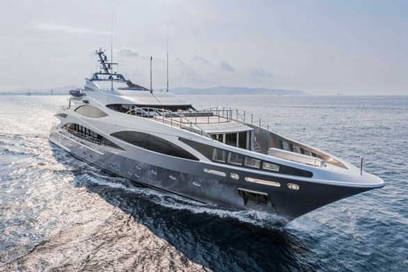 Yacht di lusso Benetti Panthera, 47 metri di eleganza