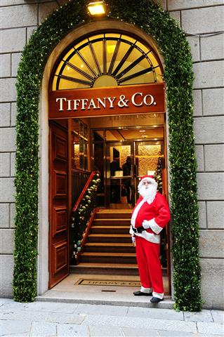 Vetrine di Natale 2013 a Milano: Moschino, Tiffany &#038; Co, Freitag e Chopard