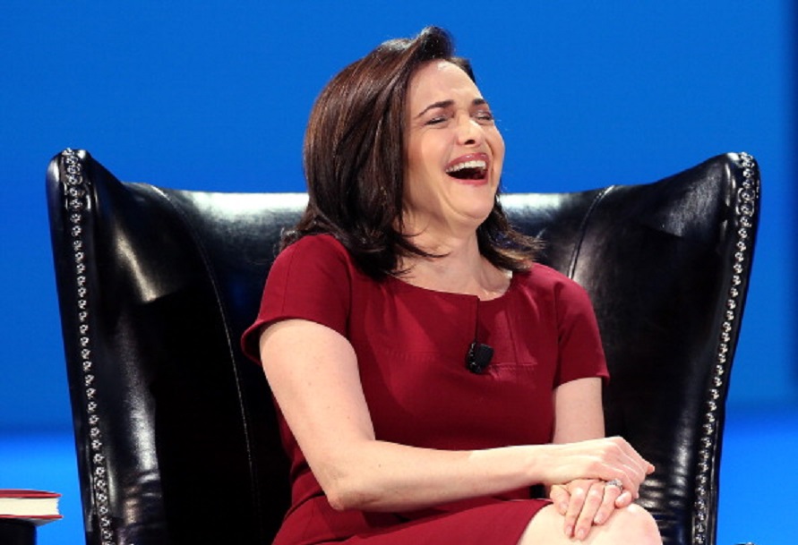 La numero due di Facebook Sheryl Sandberg entra nel club dei miliardari