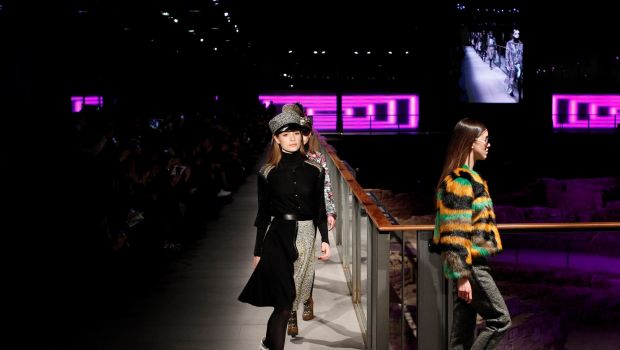 Custo Barcelona collezione invernale 2014 2015: guest Sara Sampaio, sfilata a 080 Barcelona Fashion