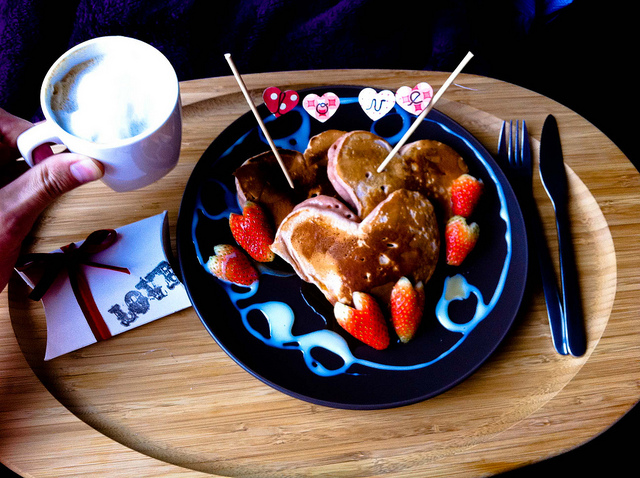 I pancakes di San Valentino perfetti per la colazione degli innamorati