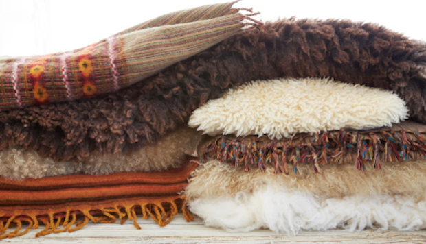 Come pulire i tappeti di lana senza rovinarli