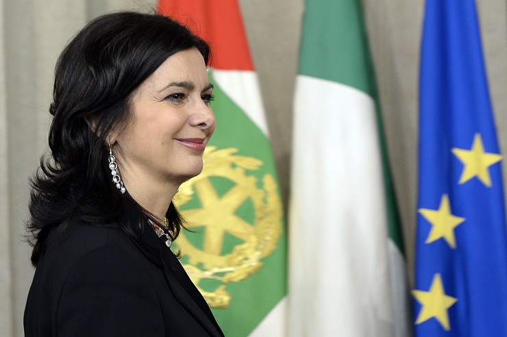 Laura Boldrini querelata da Roberta Lombardi del M5S per l&#8217;espressione &#8220;Eversori&#8221;