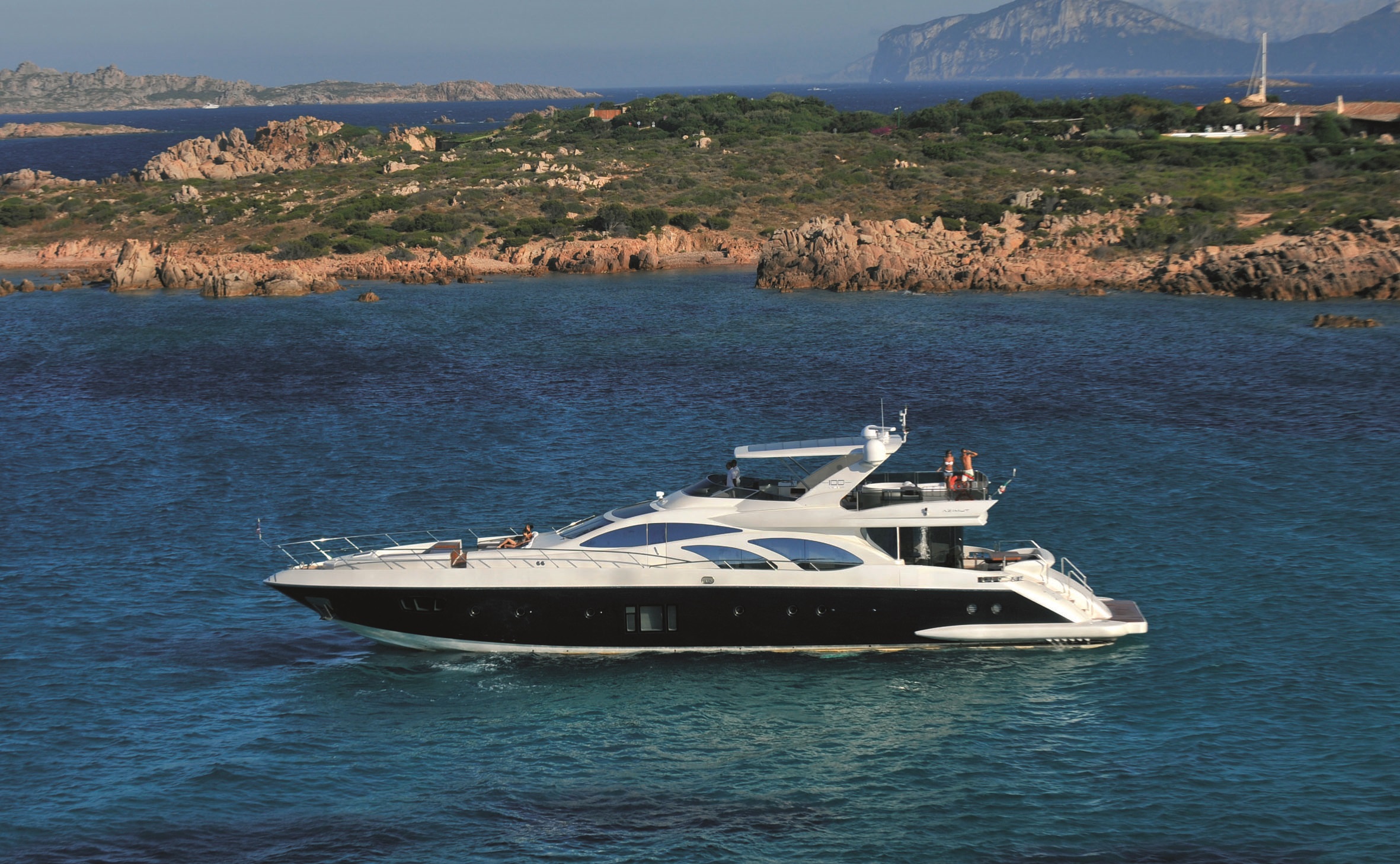 Azimut Yachts al Dubai International Boat Show 2014