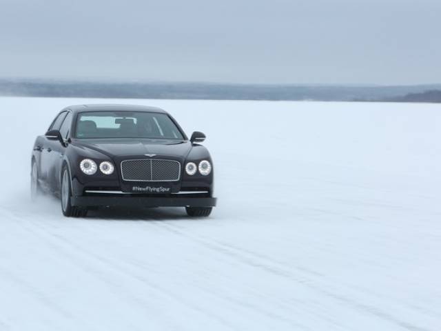 Bentley Flying Spur con Kankkunen all&#8217;evento Power On Ice 2014