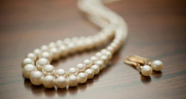 Come pulire le perle vere senza rovinarle