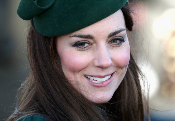 Nuovo look per Kate Middleton, la Regina la vuole più formale