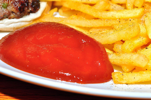 La ricetta del ketchup fatto in casa, buono e sano