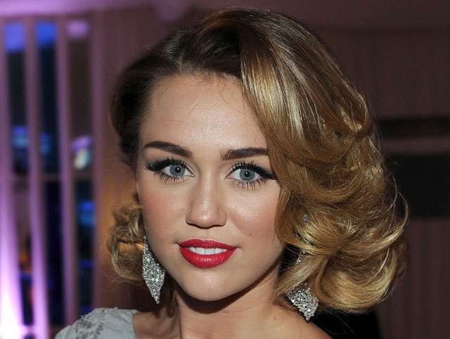 Il make up di Miley Cyrus fai da te spiegato passo dopo passo