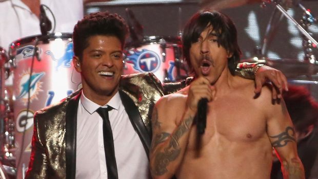 Super Bowl 2014: l&#8217;Half Time Show con Bruno Mars e i Red Hot Chili Peppers, video integrale e foto