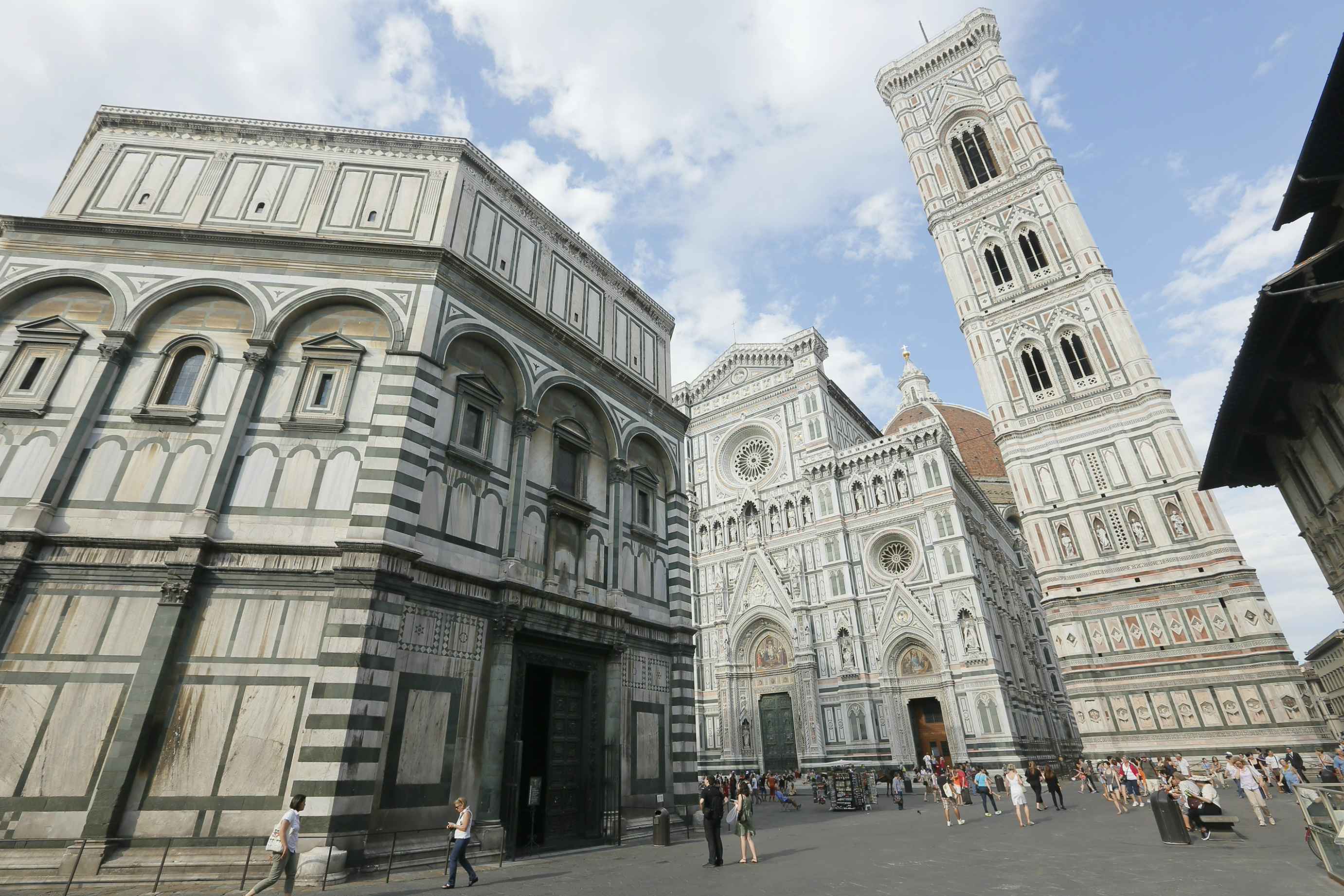 Restauro Santa Maria del Fiore: smontata la vetrata del Ghiberti