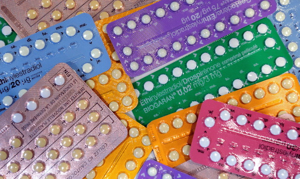 Gli anticoncezionali femminili ormonali e non ormonali adatti per età