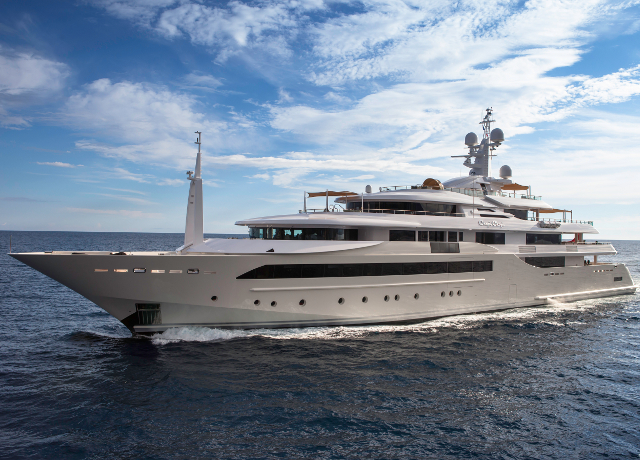 Yacht di lusso CRN Chopi Chopi premiato agli ShowBoats Design Awards 2014