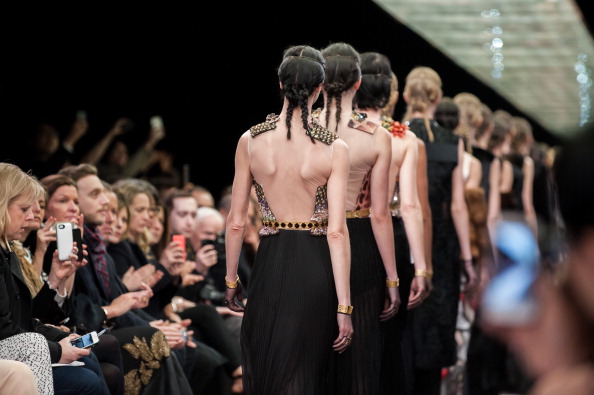 A Paris Fashion Week autunno-inverno 2014-2015 lo stile borghese di Givenchy