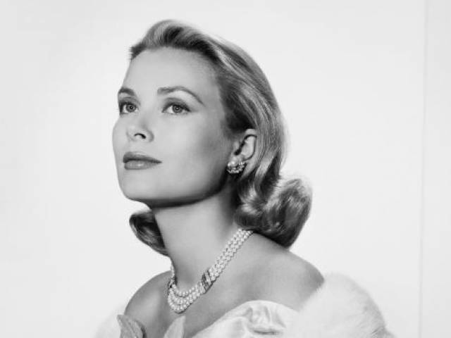 Grace Kelly, una mostra in Olanda celebra l&#8217;icona del lusso discreto