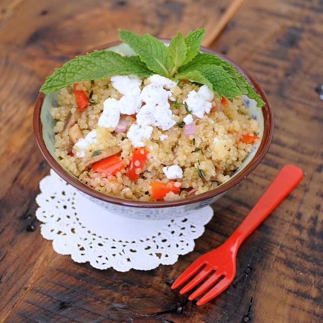Come fare l&#8217;insalata di quinoa, piatto leggero ma nutriente