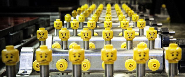 Viaggio nella fabbrica dei Lego